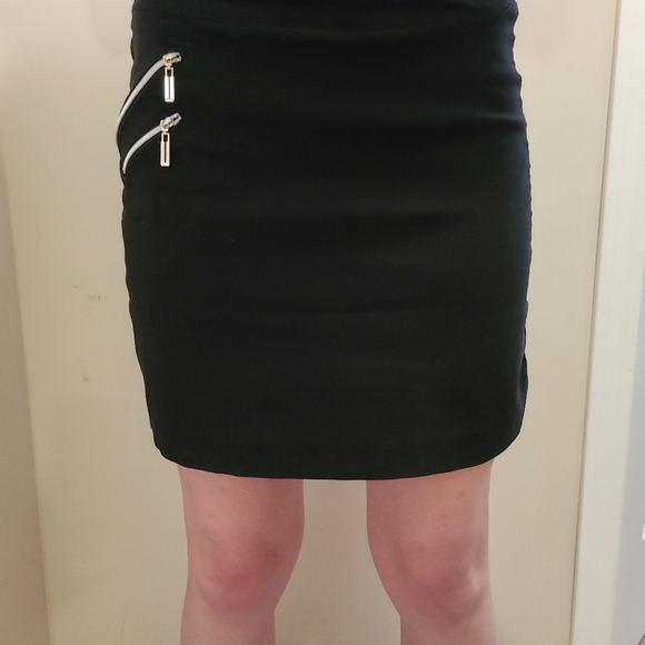 15.) Black Athletic Skirt - Picture 3 of 5